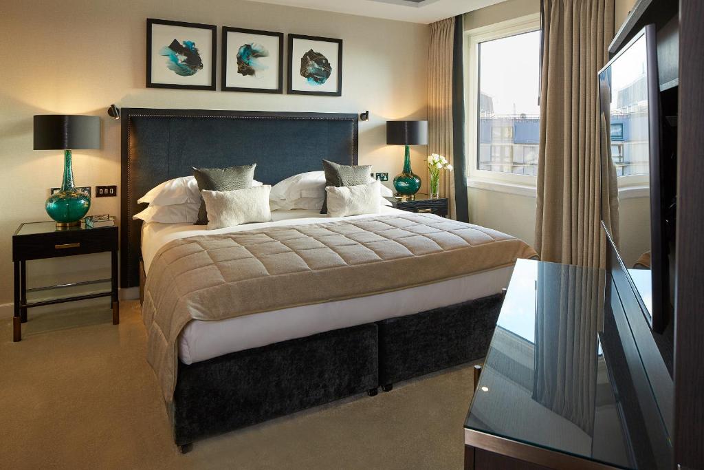 Luxury One-Bedroom Apartment - Image 9