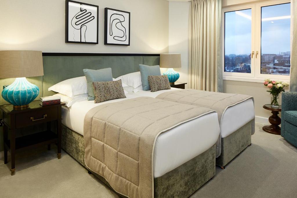 Luxury Two-Bedroom Apartment - Image 18