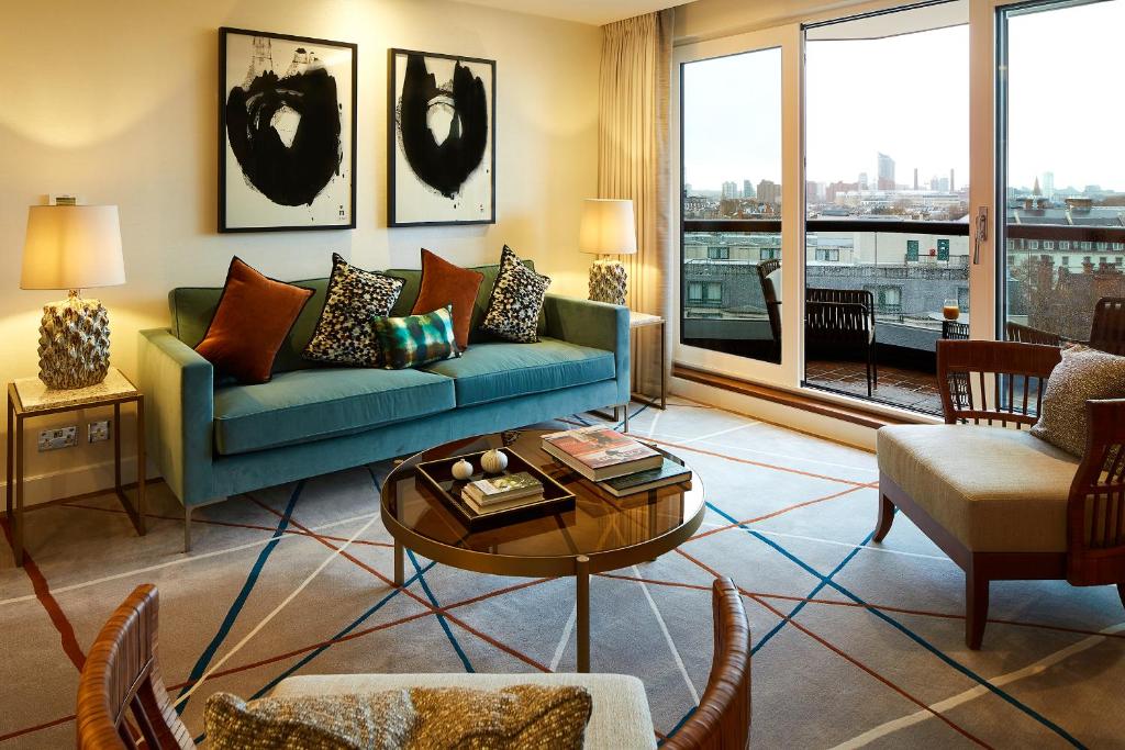 Luxury Two-Bedroom Apartment - Image 23