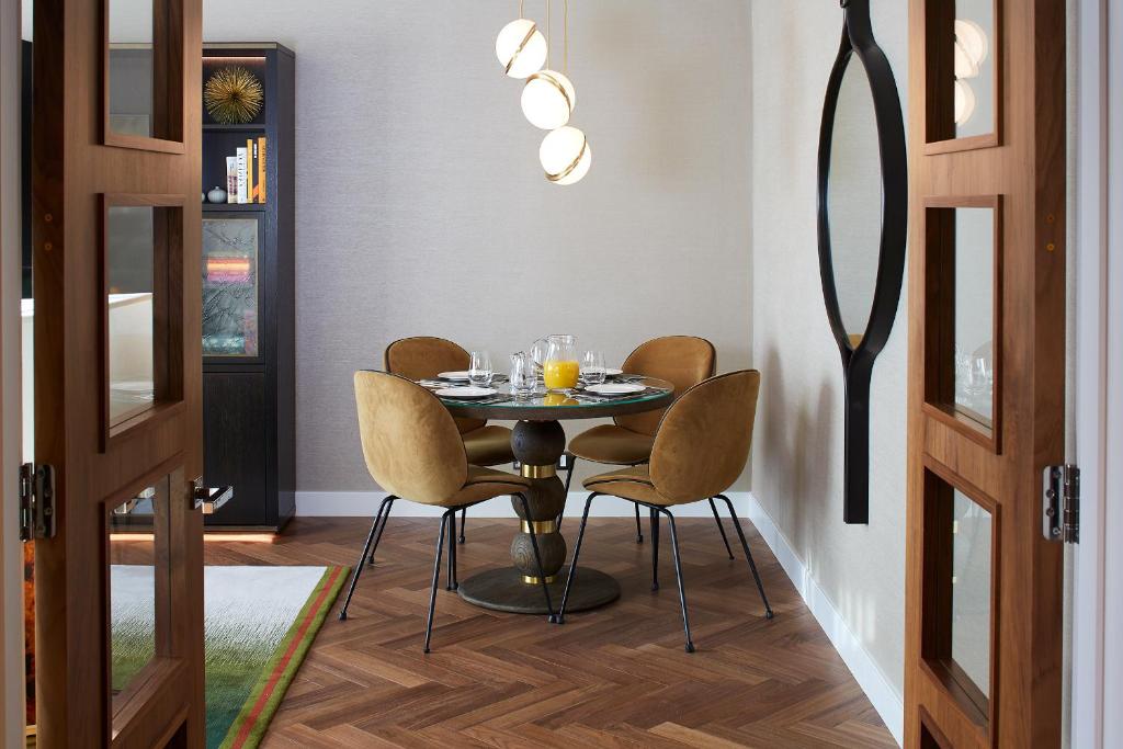 Superior One Bedroom Apartment No Cloakroom - Image 3