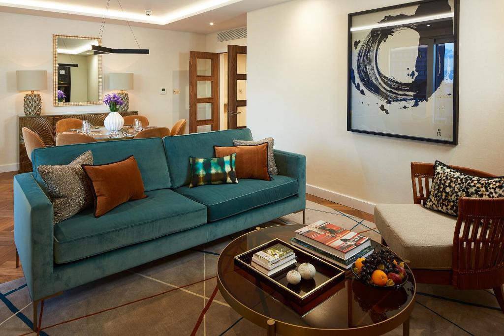 Superior Three-Bedroom Apartment - Image 4