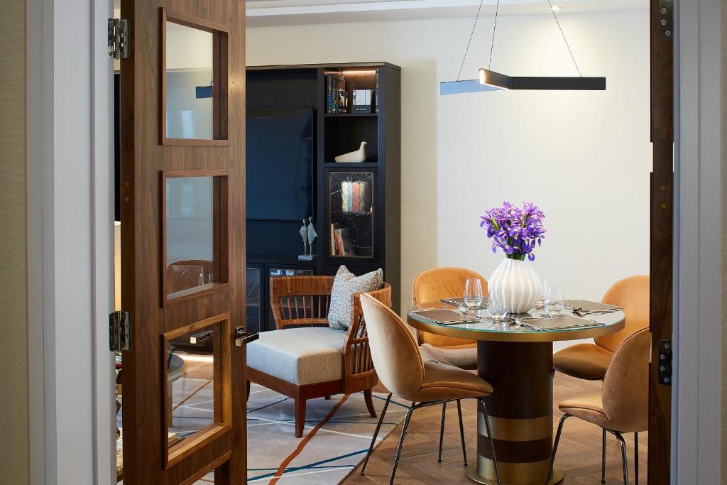 Superior Two-Bedroom Apartment - Image 12