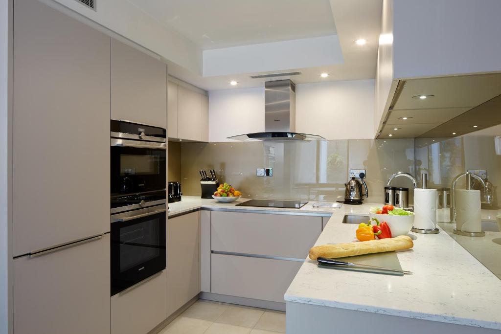 Three-Bedroom Townhouse - Image 12