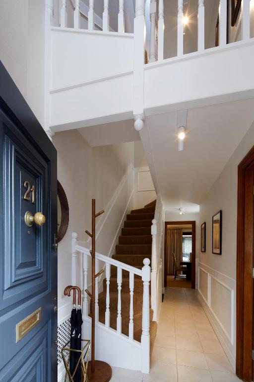 Three-Bedroom Townhouse - Image 15
