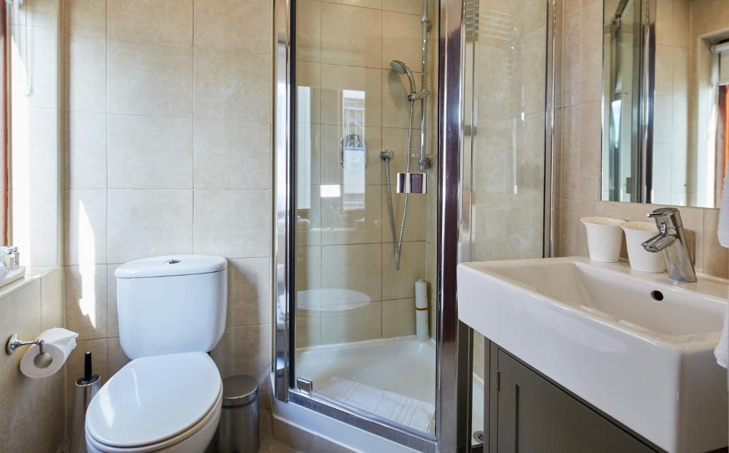 Three-Bedroom Townhouse - Image 2
