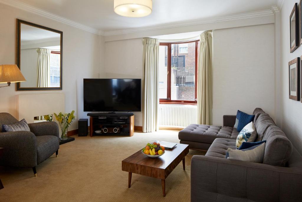 Three-Bedroom Townhouse - Image 6