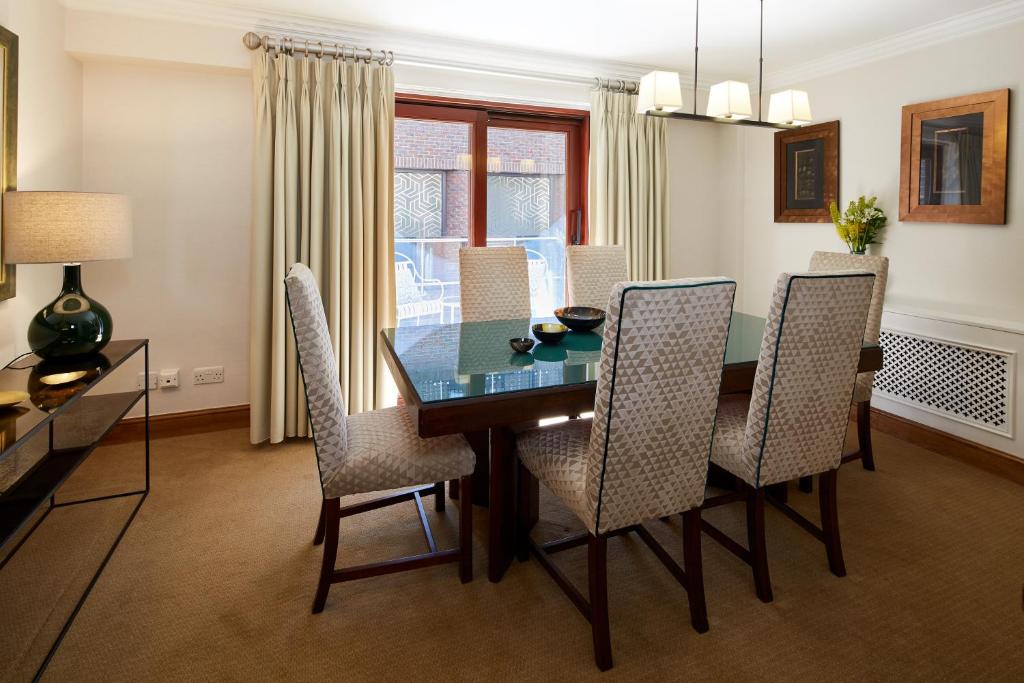 Three-Bedroom Townhouse - Image 9