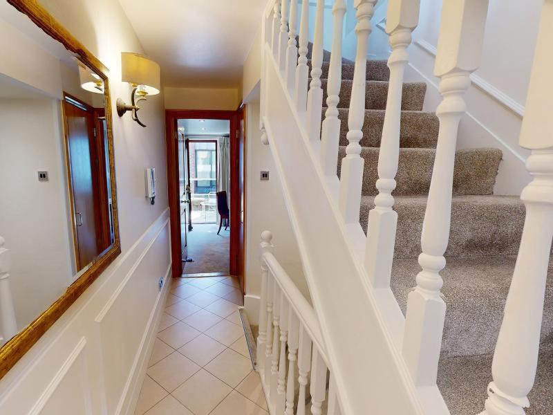 Two-Bedroom Family Apartment - Image 2