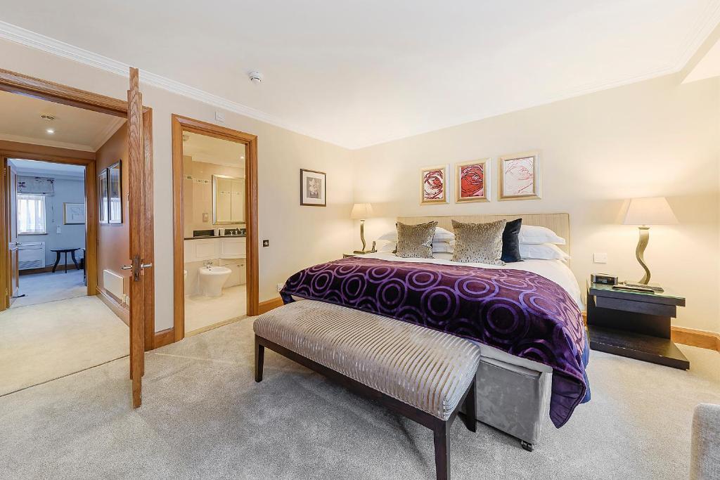 Two Bedroom Townhouse - Image 12