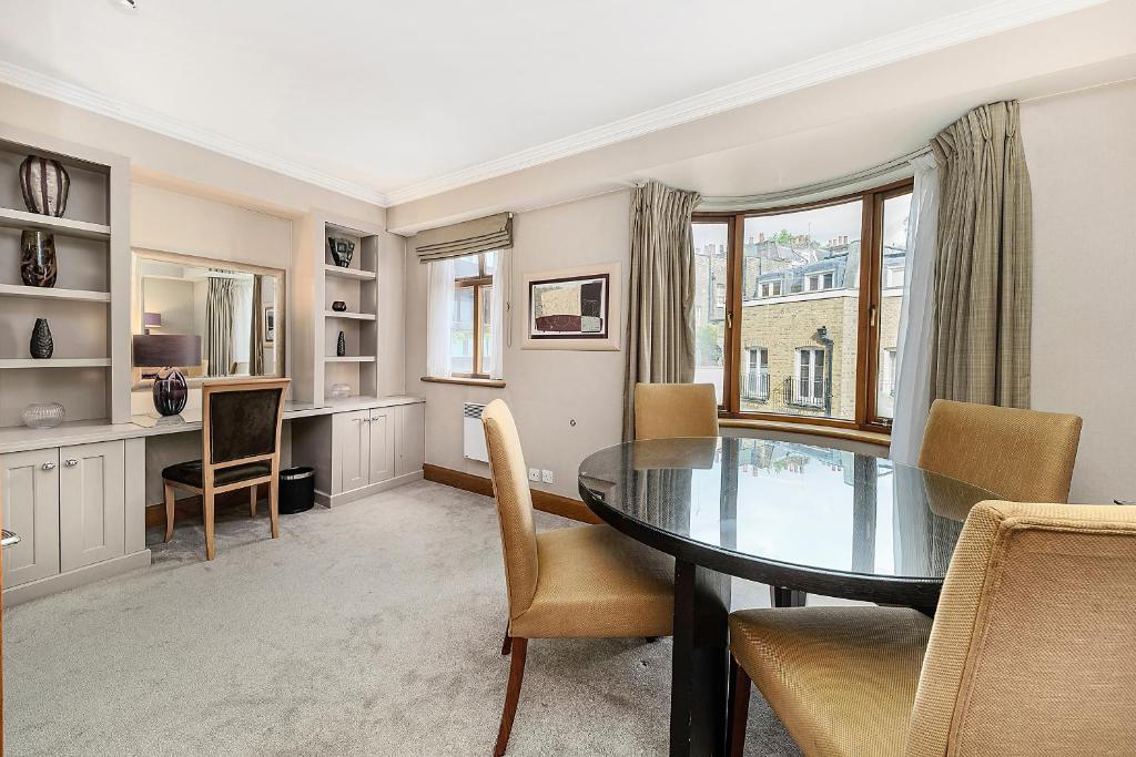 Two Bedroom Townhouse - Image 5