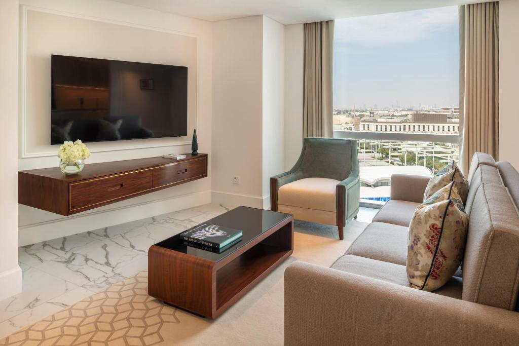 Luxury Two Bedroom Apartment - Image 8