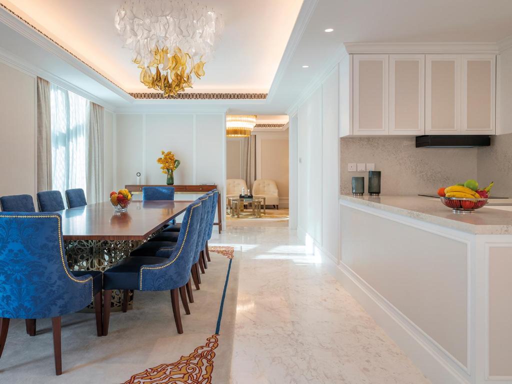 Royal City Suite - Image 1