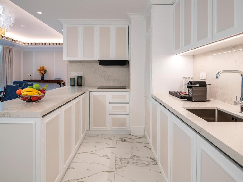 Royal City Suite - Image 3