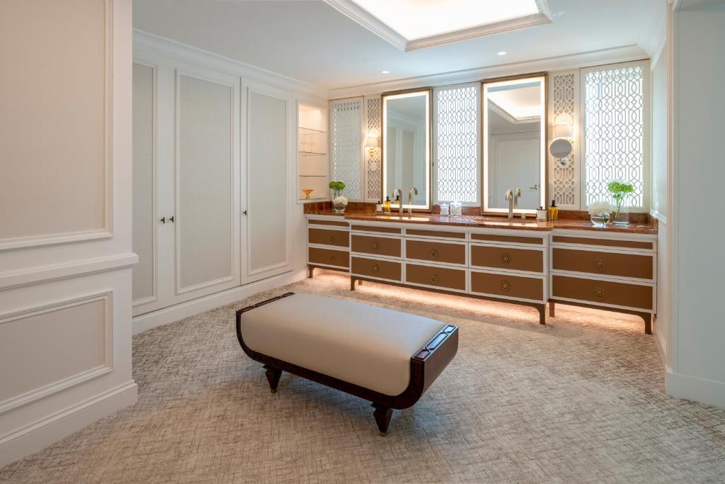 Royal Dome Suite - Image 12