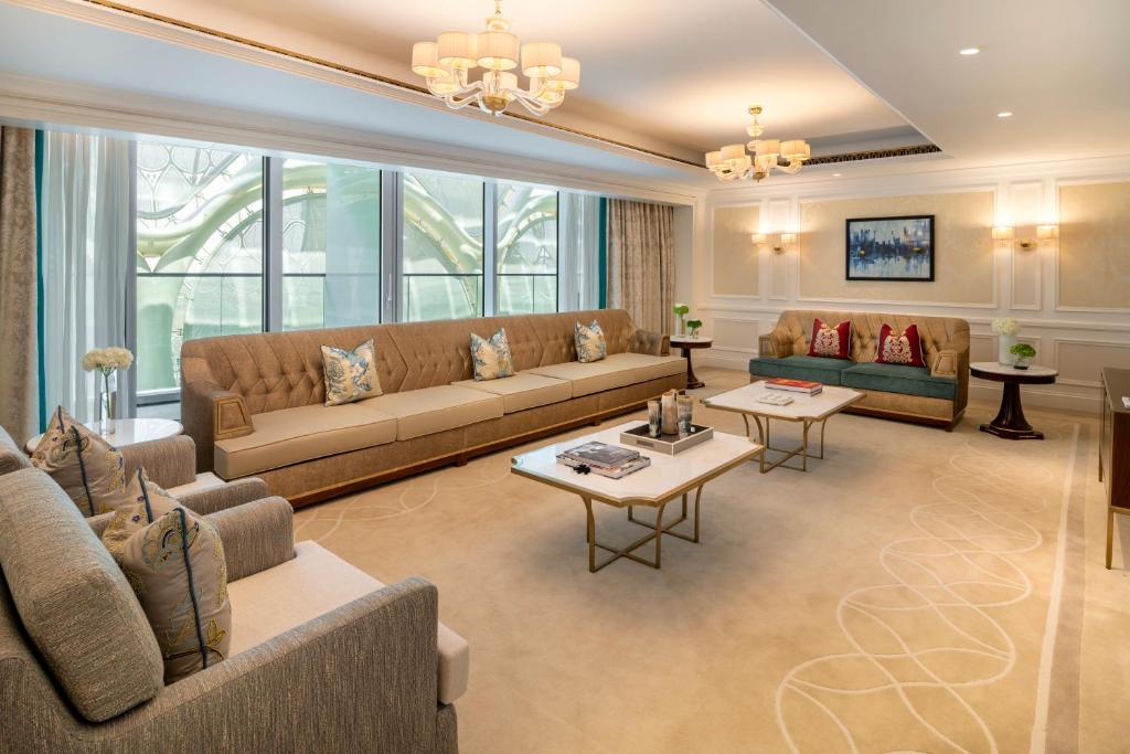 Royal Dome Suite - Image 1