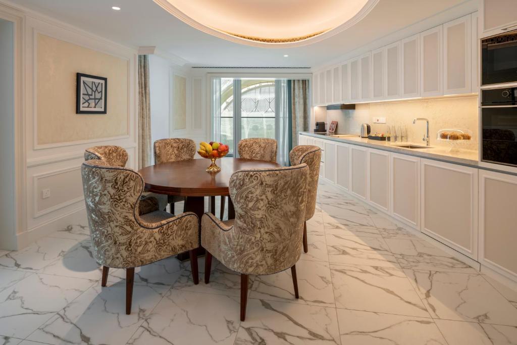 Royal Dome Suite - Image 3