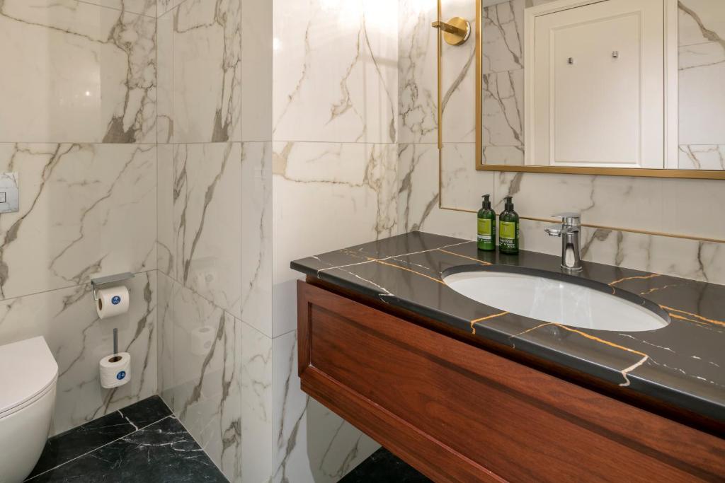 Royal Dome Suite - Image 4