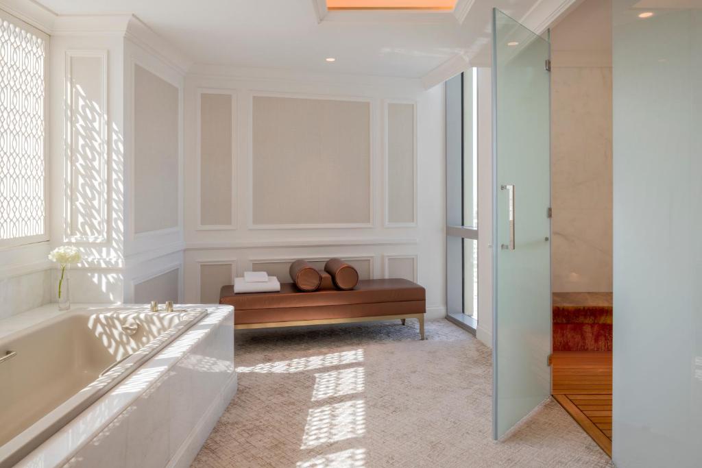 Royal Dome Suite - Image 8