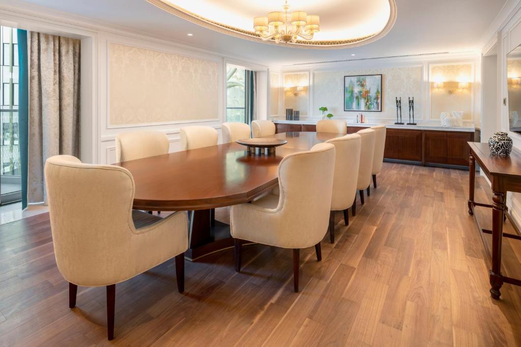 Royal Dome Suite - Image 9