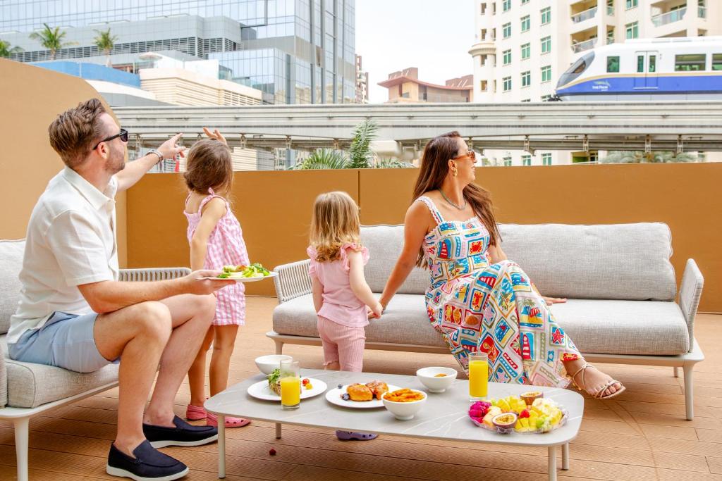 Deluxe One Bedroom Apartment with Terrace - Image 10