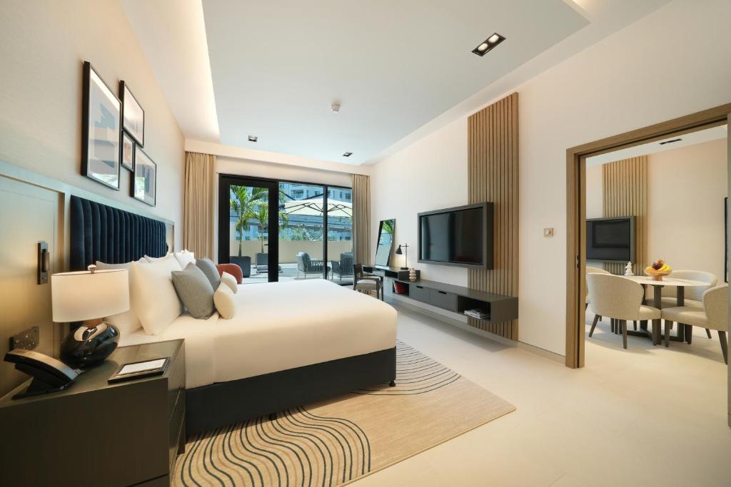 Deluxe One Bedroom Apartment with Terrace - Image 5