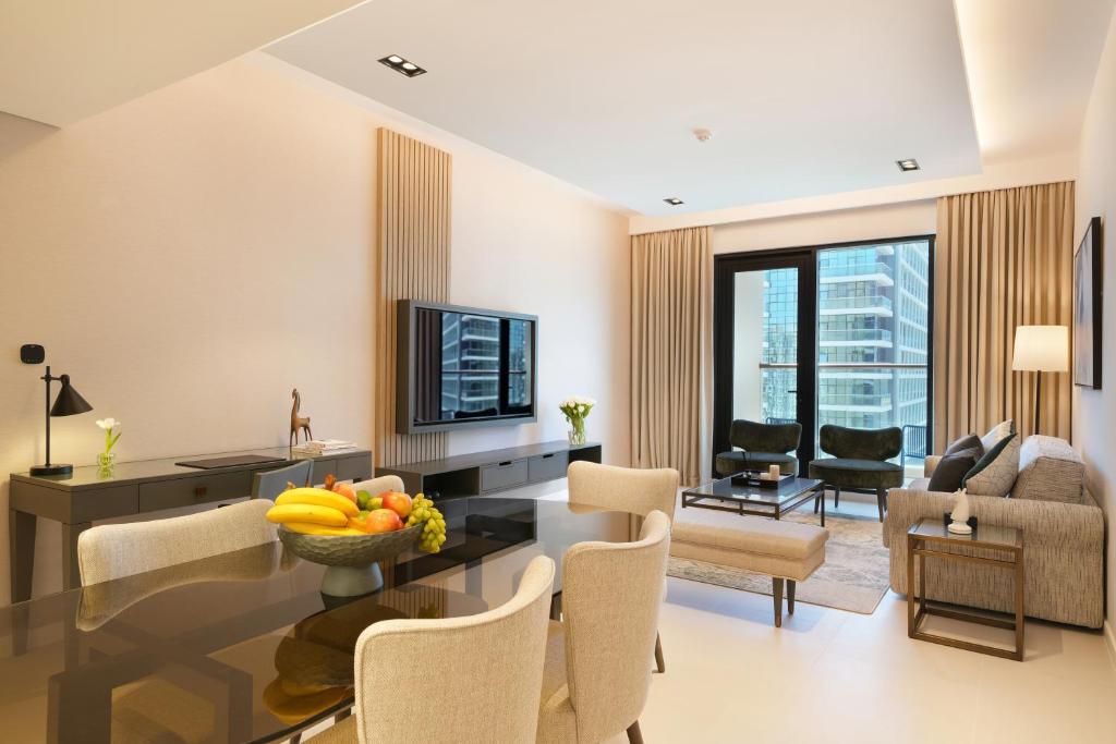 Deluxe Three-Bedroom Apartment - Image 1