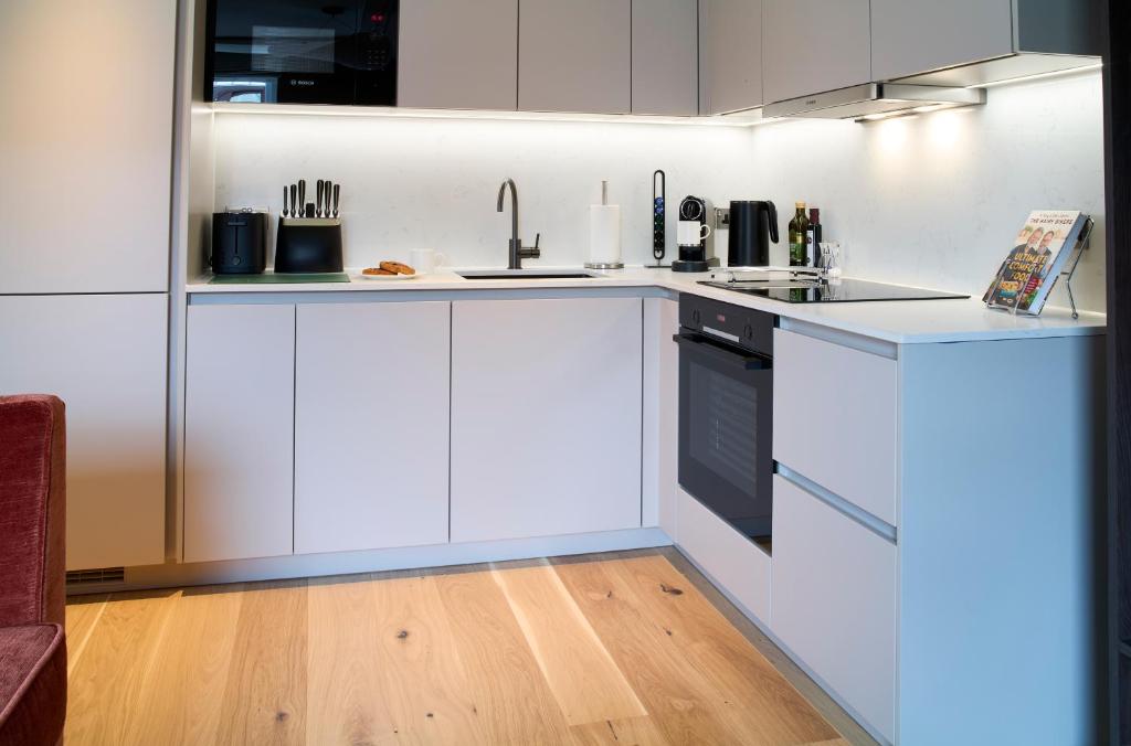 Luxury Open Plan Apartment - Image 2