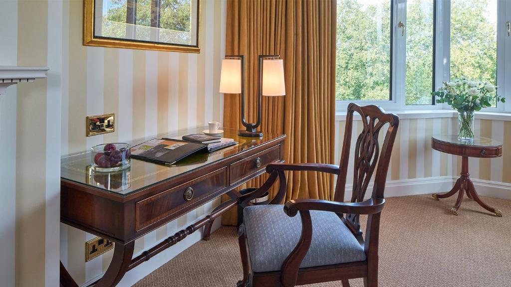 Luxury Two Bedroom Apartment - Hyde Park View - Image 11