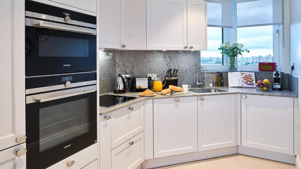 Luxury Two Bedroom Apartment - Hyde Park View - Image 5