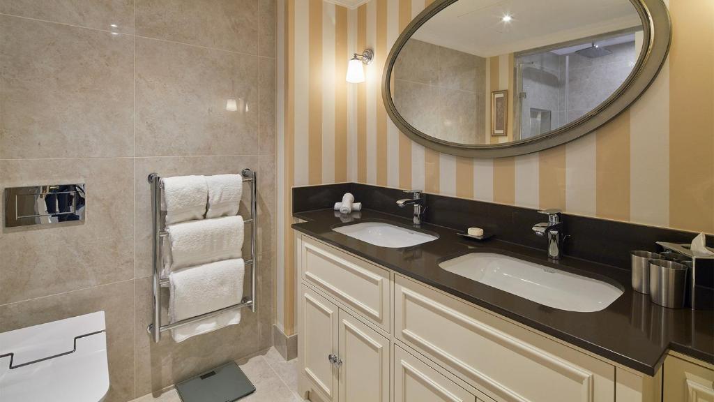 Luxury Two Bedroom Apartment - Hyde Park View - Image 6