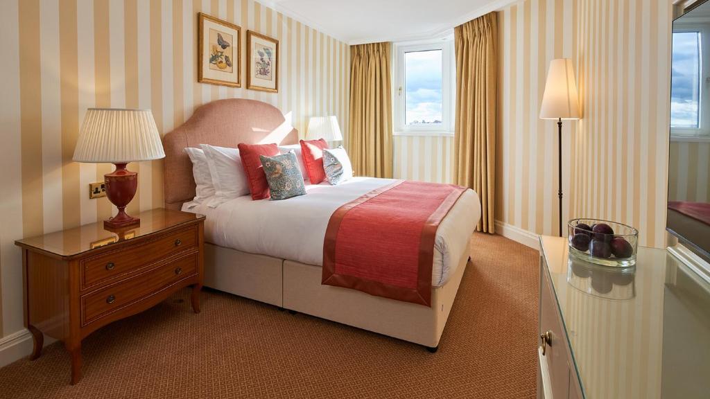 Luxury Two Bedroom Apartment - Hyde Park View - Image 7