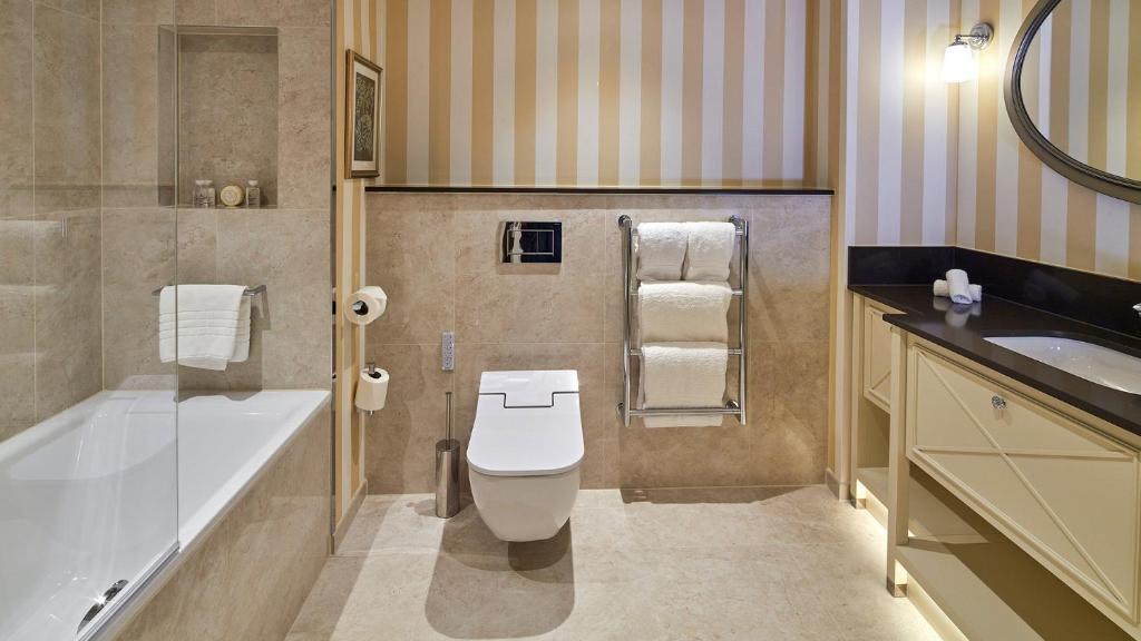 Luxury Two Bedroom Apartment - Hyde Park View - Image 9