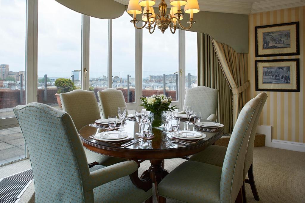 One Bedroom Penthouse Apartment - Image 1