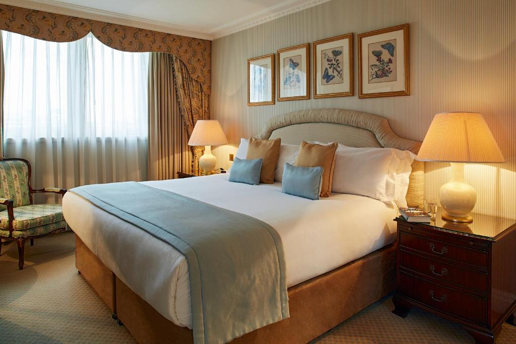 One Bedroom Penthouse Apartment - Image 4