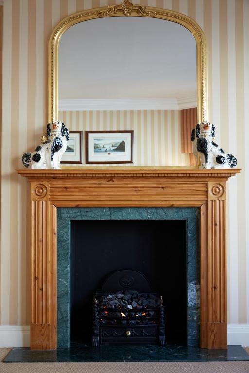 Superior Two-Bedroom Apartment - Image 5