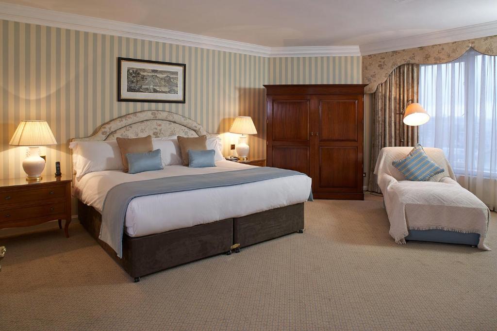 Two Bedroom Penthouse - Image 12