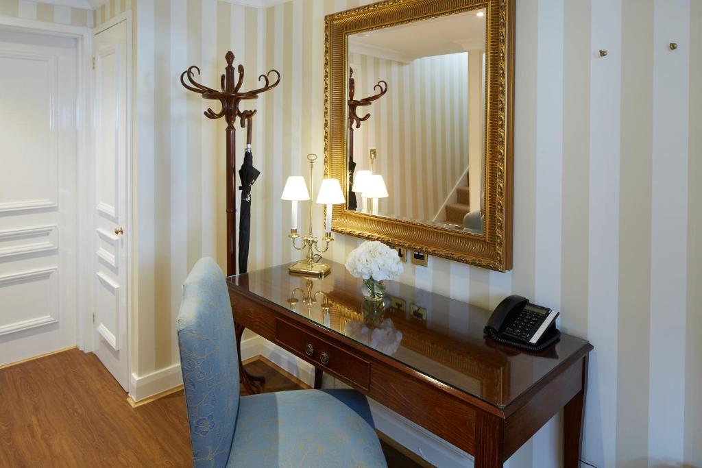 Two Bedroom Townhouse - Image 6