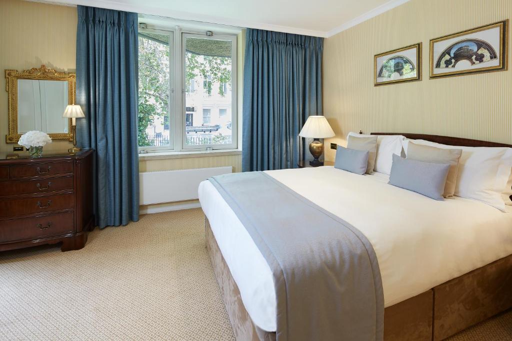 Two Bedroom Townhouse - Image 7