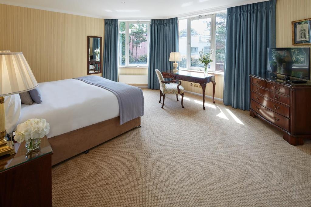 Two Bedroom Townhouse - Image 8