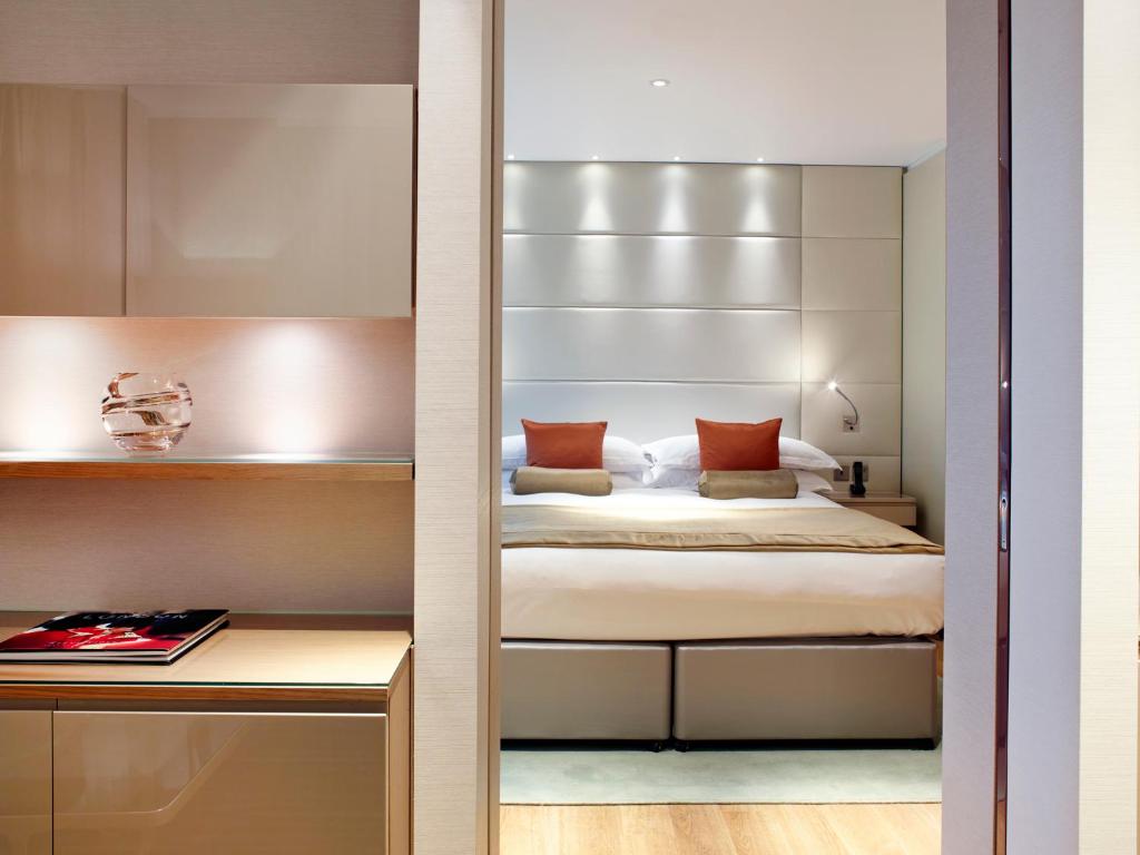 Superior One-Bedroom Apartment - Image 3