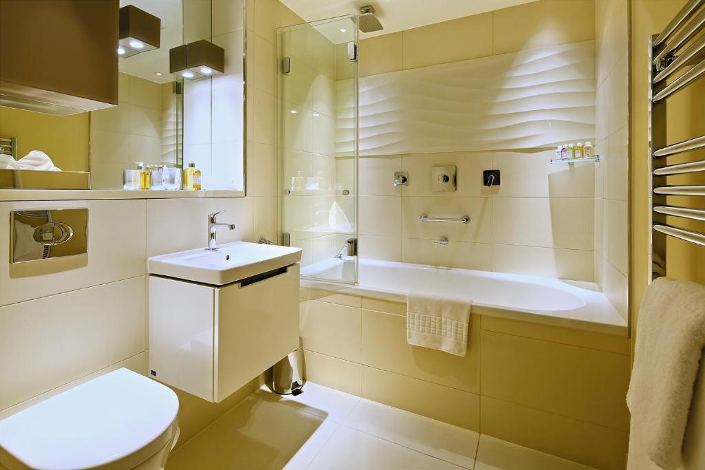 Two-Bedroom Apartment with River View - Image 7