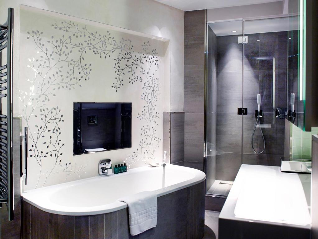 Two-Bedroom Penthouse River View - Image 2