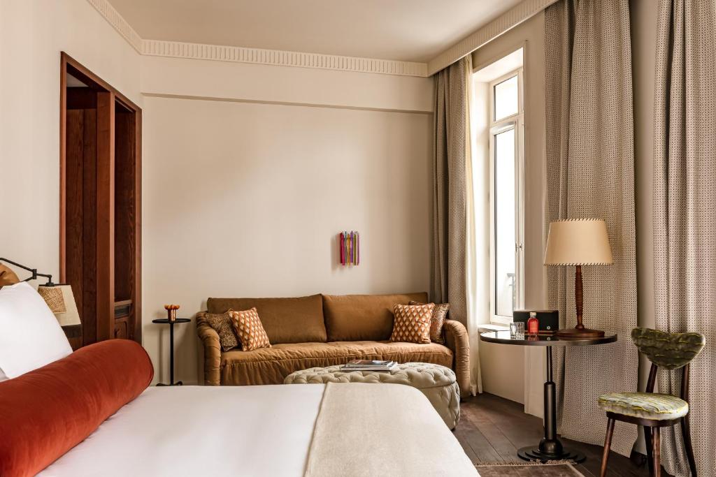 Corner Junior Suite - Image 2