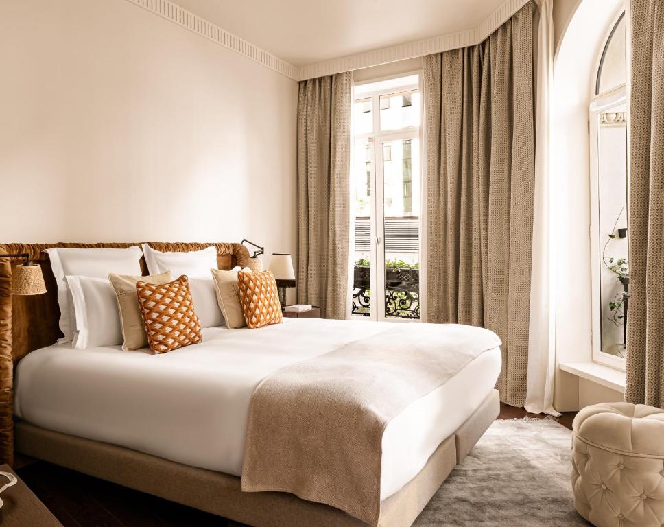 Deluxe Room - Image 1