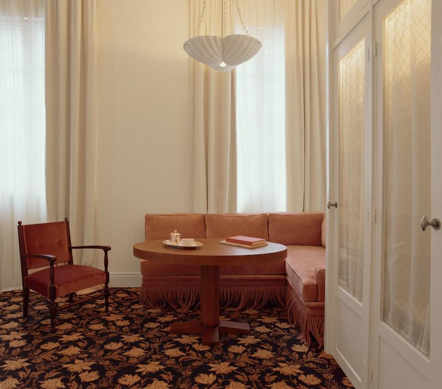 Junior Suite - Image 6