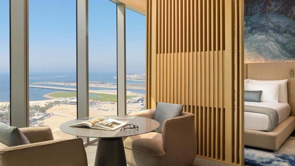 One-Bedroom Suite with Luxury Bath View and Lounge Access - High Floor - Image 5