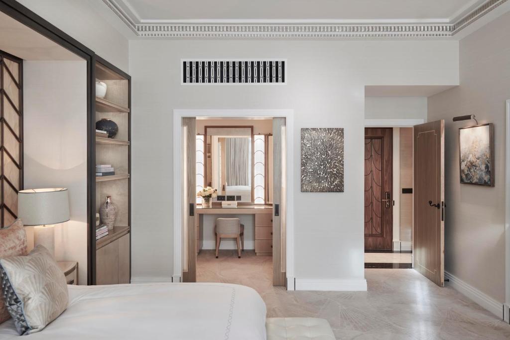 Claridge’s Studio - Image 2