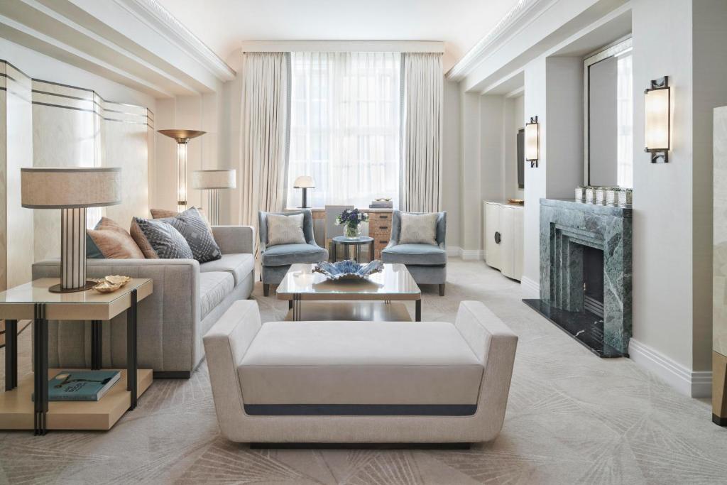 Claridge’s Suite - Image 4