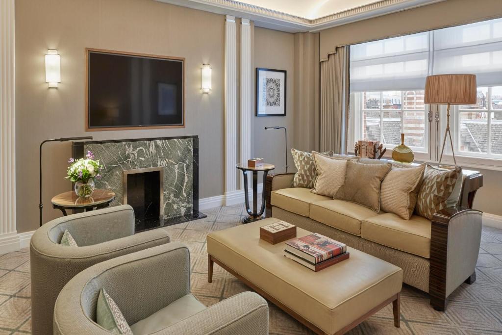 Claridge’s Suite - Image 6