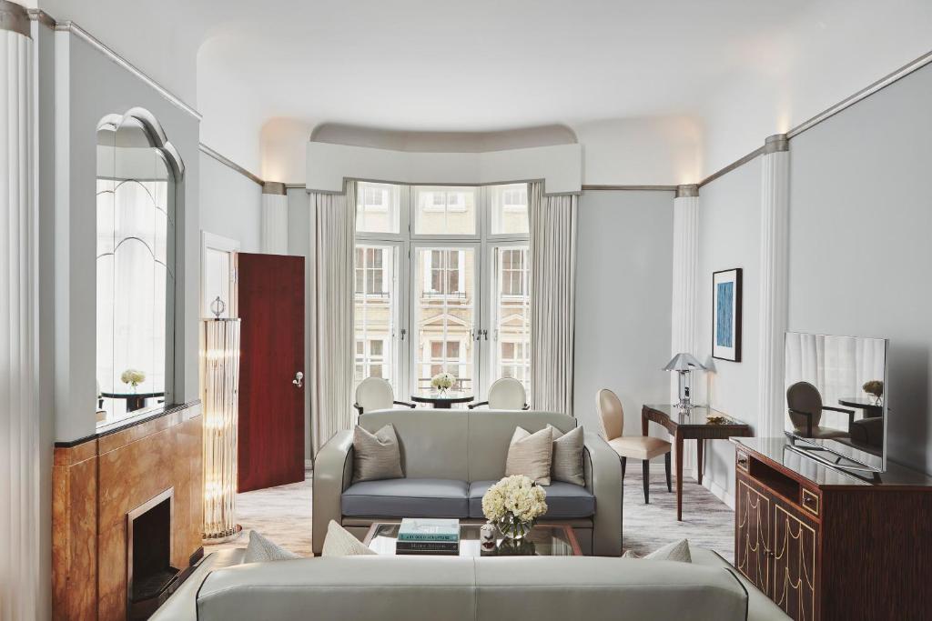 Claridge’s Suite - Image 8